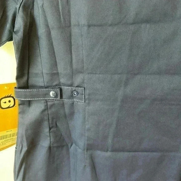Size extra small scrub top. New - Picture 6 of 9